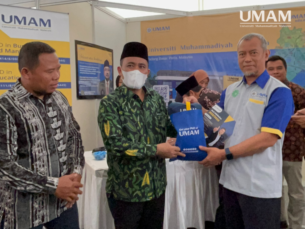 AICIS 2022 - Rector UIN Visit UMAM's Booth in expo