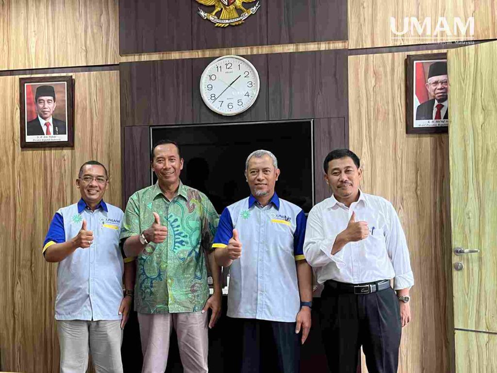 Signing of MoU between UMAM and UM Malang_Group Pictures1